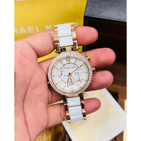 MICHEAL KORS LADIES WATCH WITH AMERICAN DIAMONDS ENGRAVED WITH CHRONOGRAPH AND DATE 