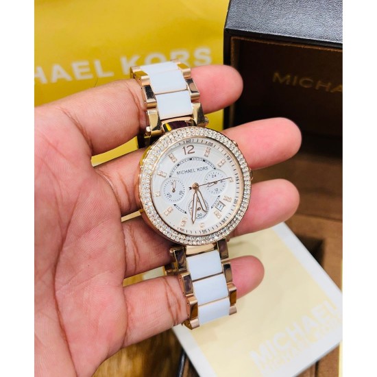 MICHEAL KORS LADIES WATCH WITH AMERICAN DIAMONDS ENGRAVED WITH CHRONOGRAPH AND DATE 
